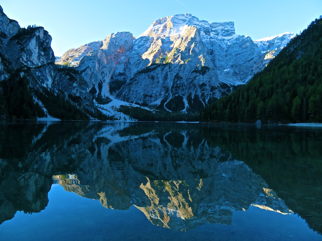 Bike tours in Italy Innsbruck-Venice - The most picturesque lake of the Dolomites