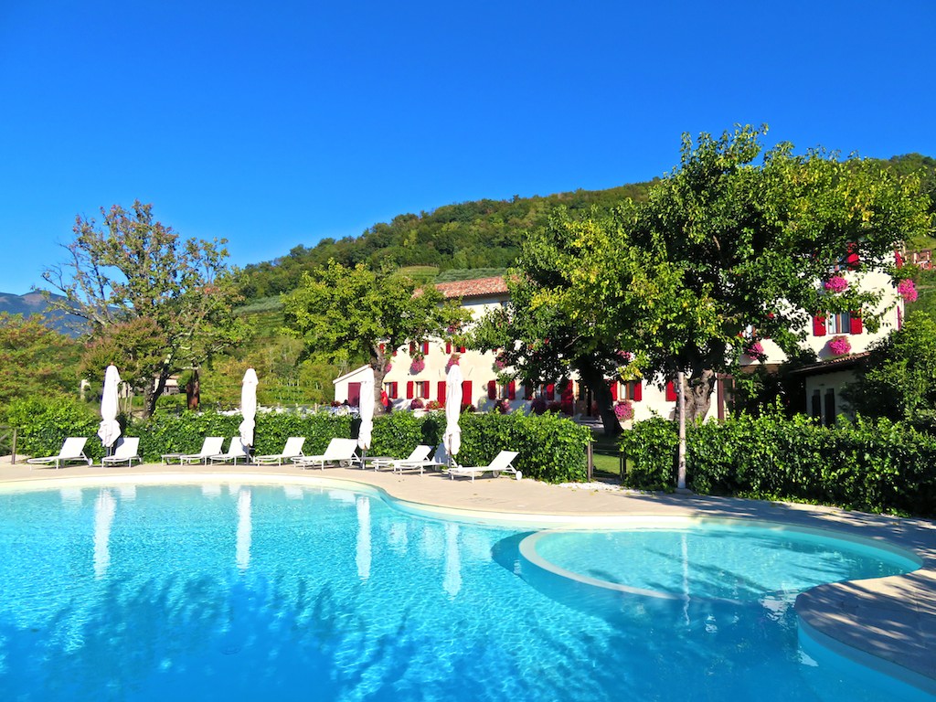 Cycling tours in Italy-Lake Como-Venice - Your hotel in the Prosecco vineyards